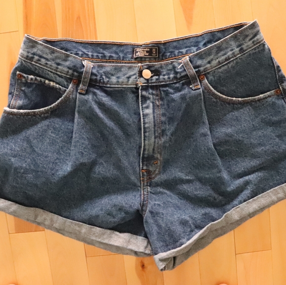 Abercrombie and Fitch Denim Mom Shorts - Picture 1 of 3